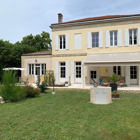 فيلا Batisse En Pierre XVII Siecle 115 M² Avec Terrasse أمباريه إيه لاغراف المظهر الخارجي الصورة